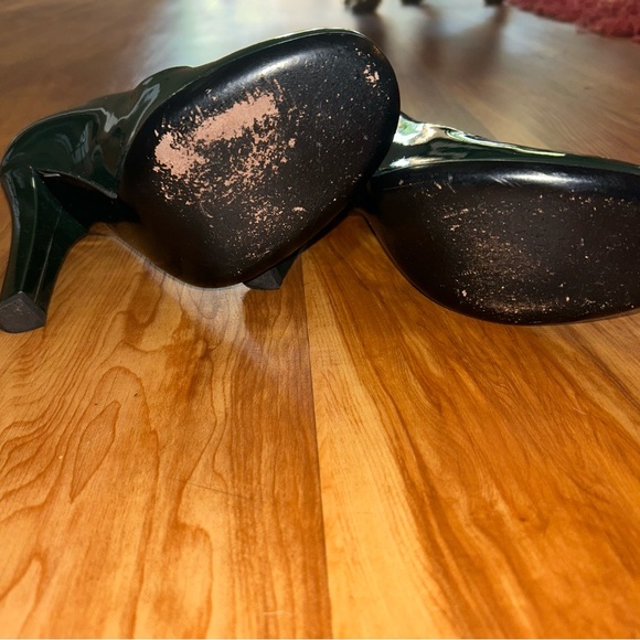 Patent Leather Green Gucci Heels - Picture 9 of 9